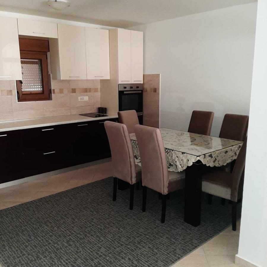 Apartmani Mia Vuksanovic Cetinje Exterior photo