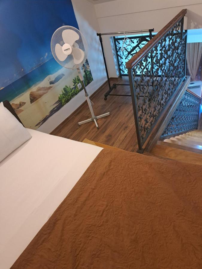 Apartmani Mia Vuksanovic Cetinje Exterior photo