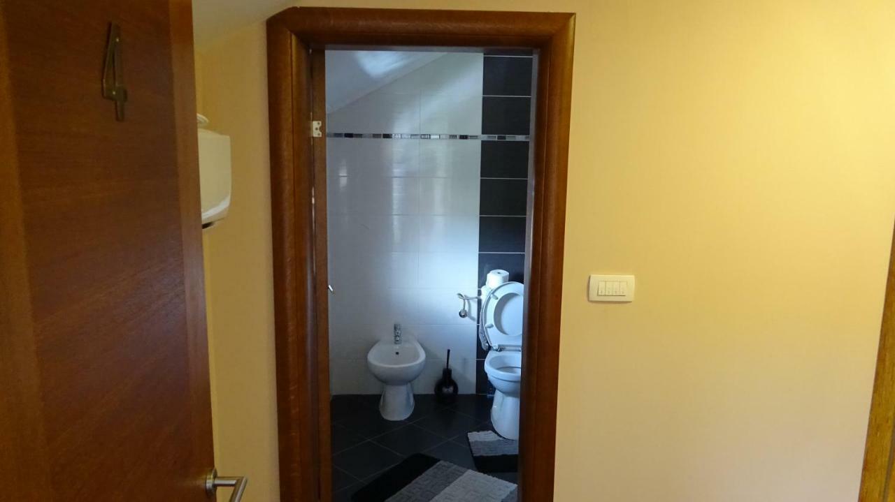 Apartmani Mia Vuksanovic Cetinje Exterior photo