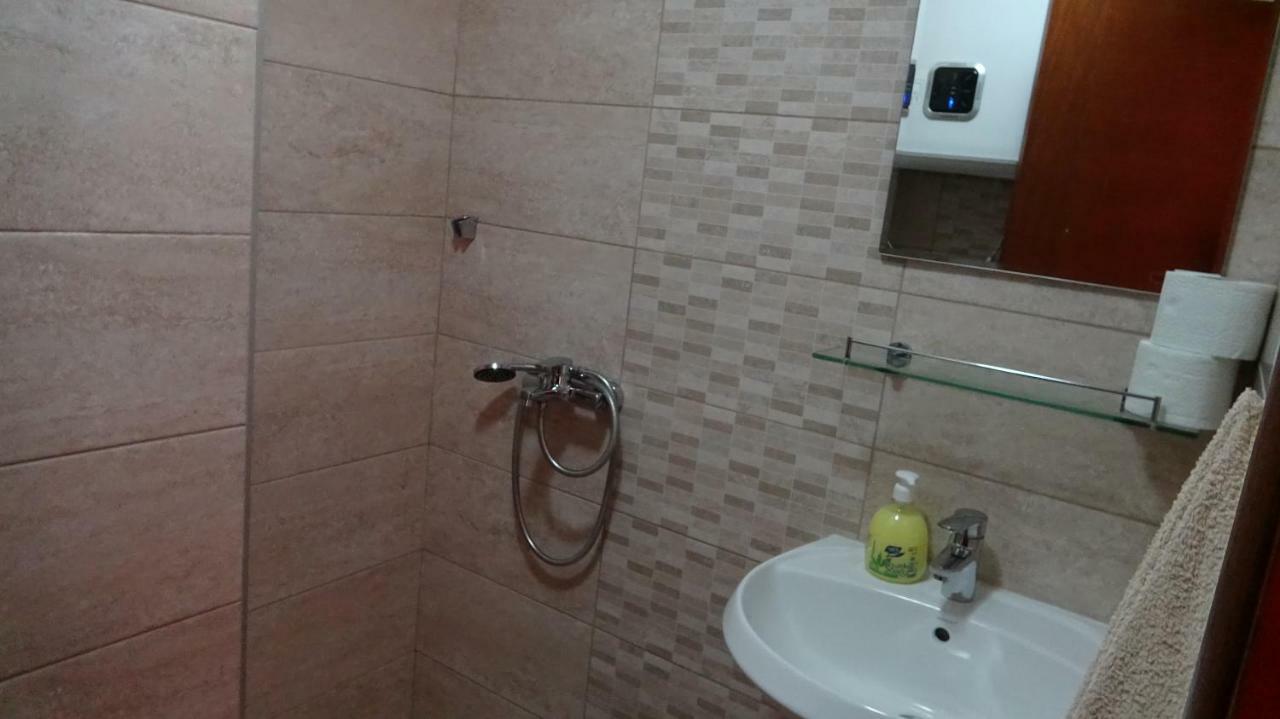Apartmani Mia Vuksanovic Cetinje Exterior photo