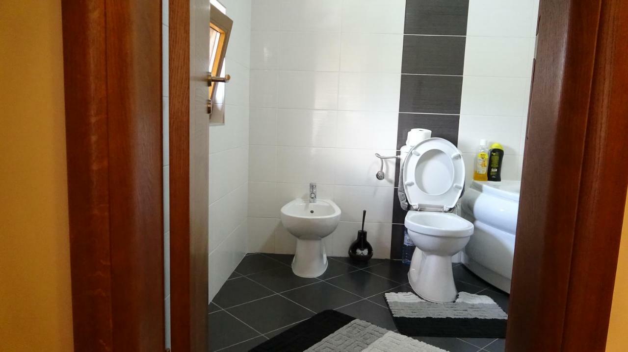 Apartmani Mia Vuksanovic Cetinje Exterior photo
