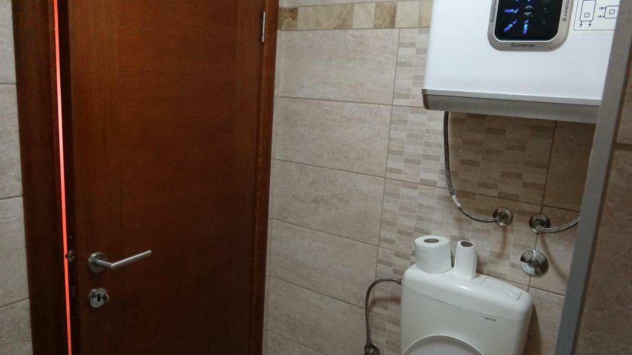 Apartmani Mia Vuksanovic Cetinje Exterior photo