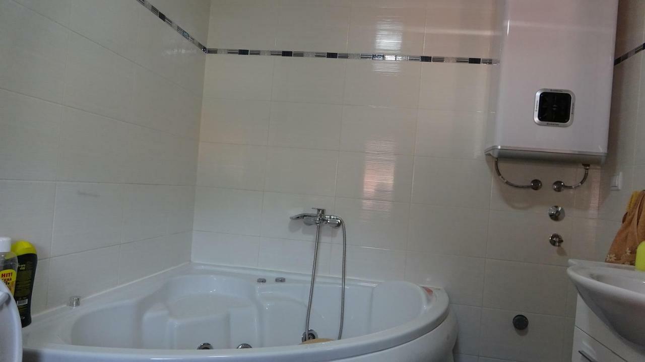 Apartmani Mia Vuksanovic Cetinje Exterior photo
