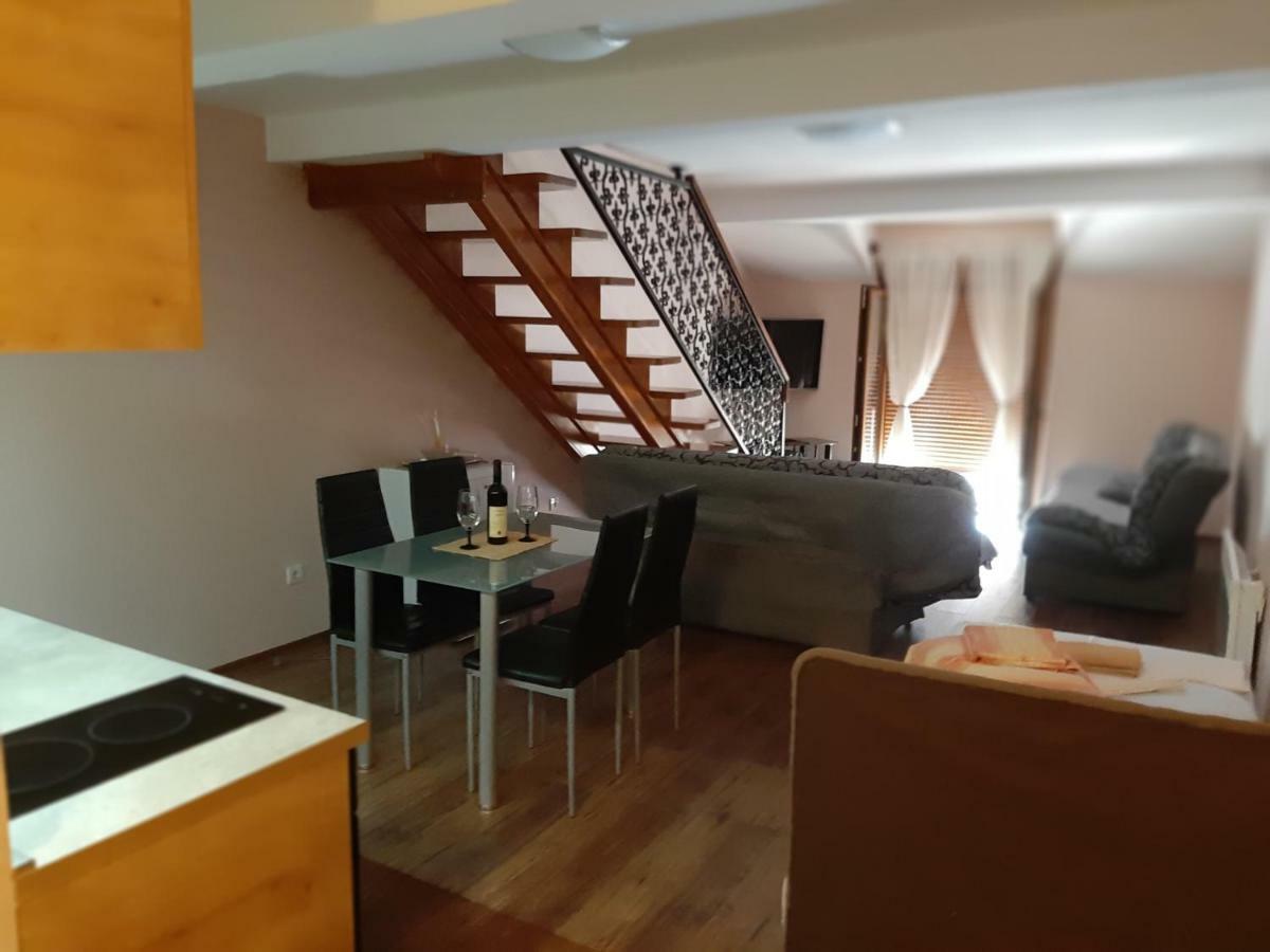 Apartmani Mia Vuksanovic Cetinje Exterior photo