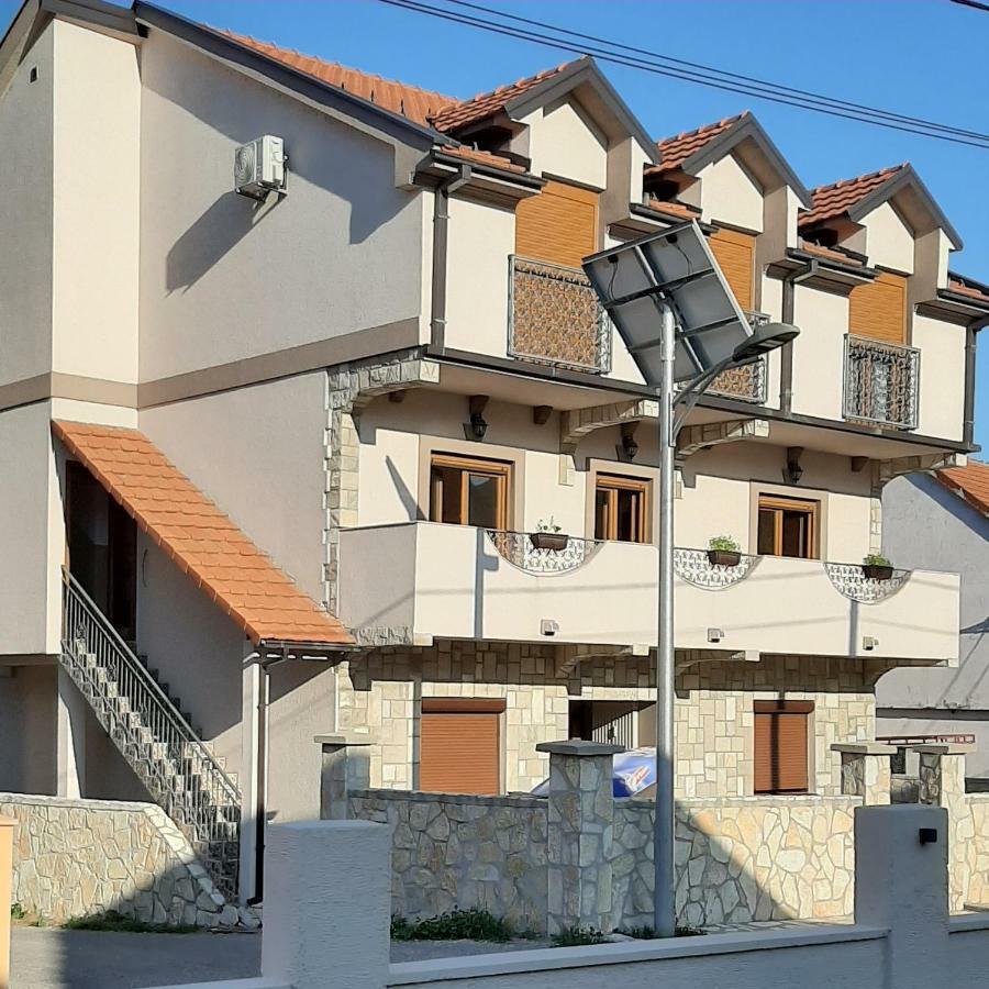 Apartmani Mia Vuksanovic Cetinje Exterior photo